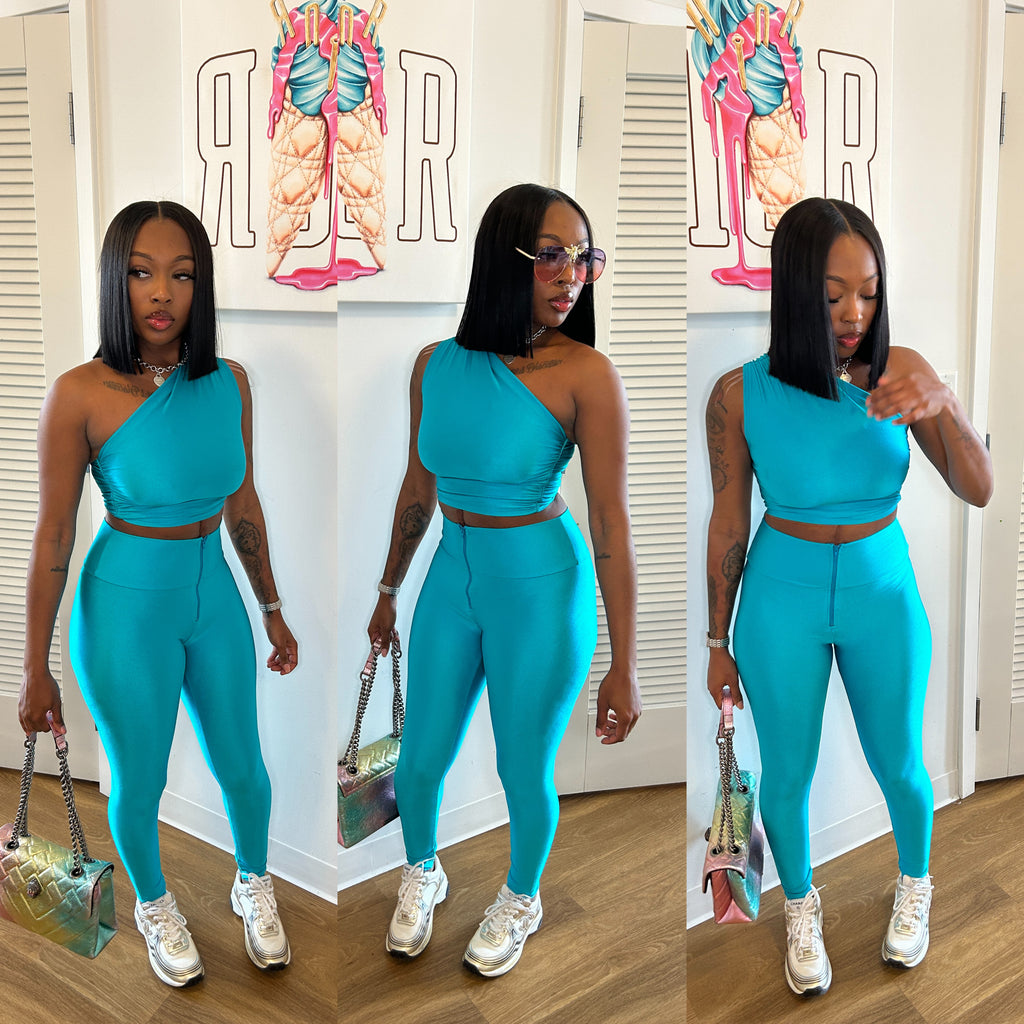 Vicky set
